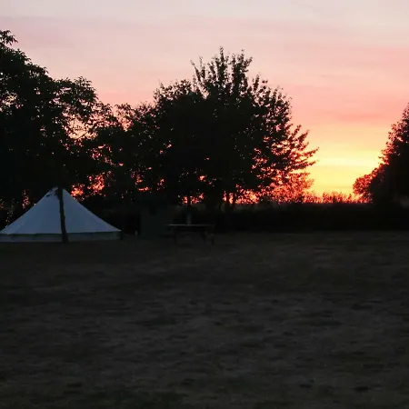 De Tesse 4*